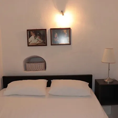 Bougainvillea Guest house